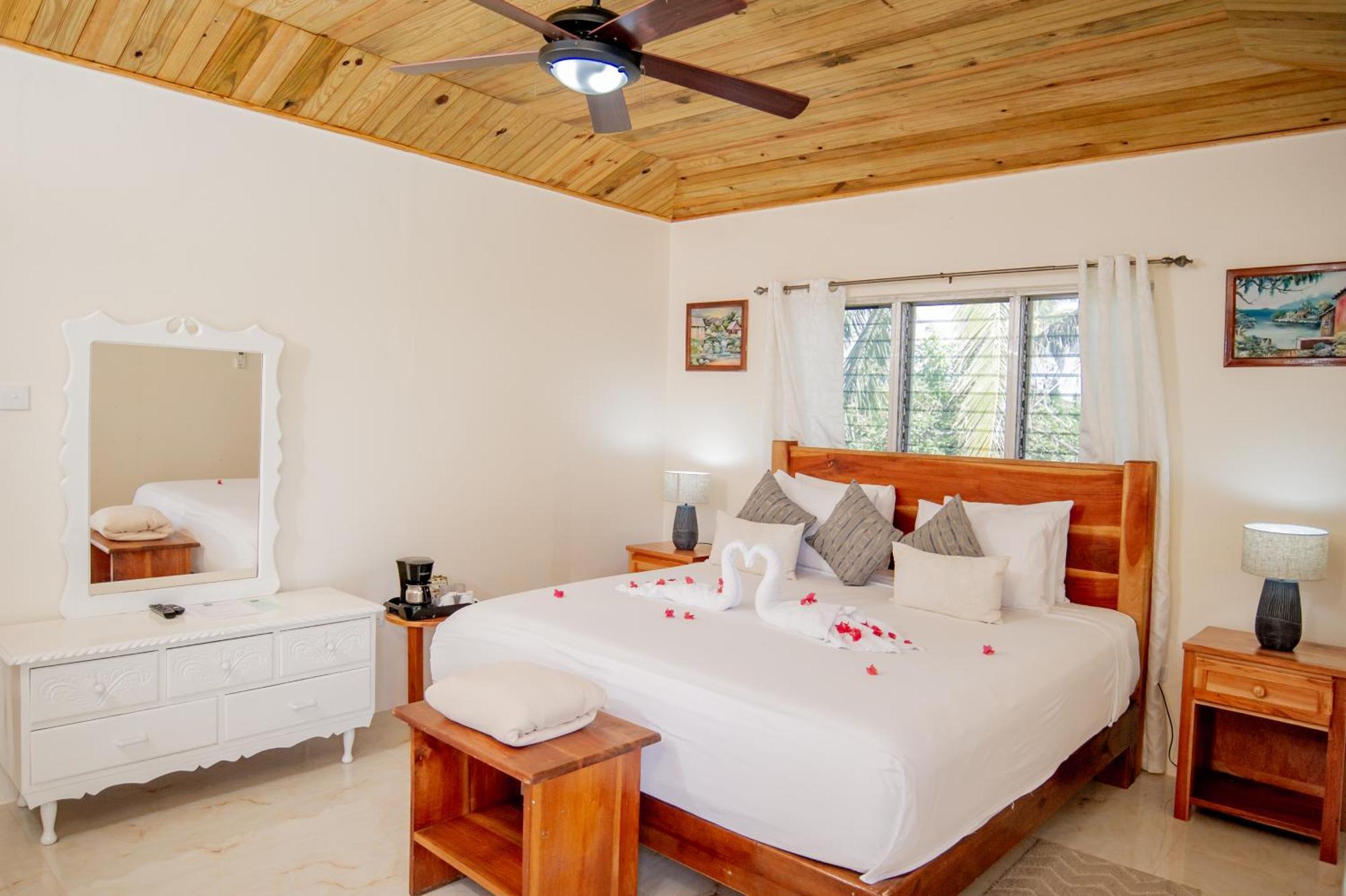 Beyond Sunset Resort & Villas Пляж Сокровищ Экстерьер фото